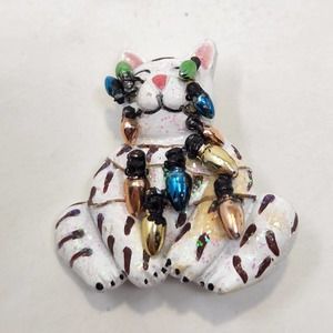 White Cat Holiday Christmas Lights Brooch Pin Sparkle Resin Costume Jewelry